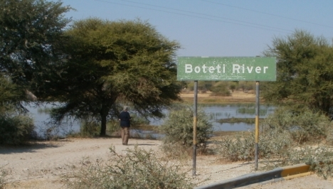 Boteti River at Makalamabedi